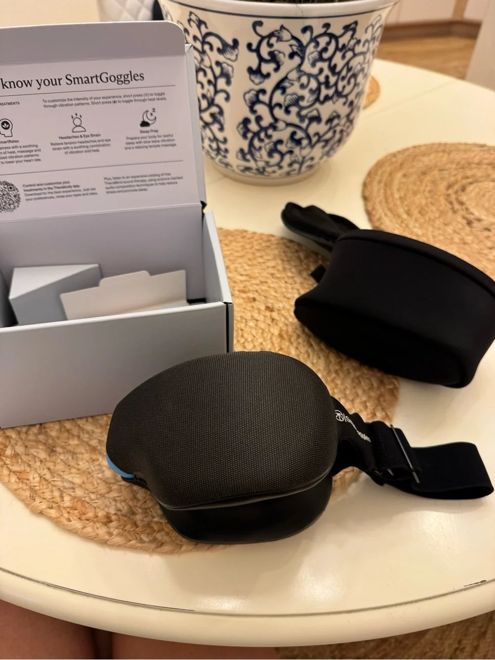 Therabody SmartGoggles Eye Massager - Black/Blue BRAND NEW